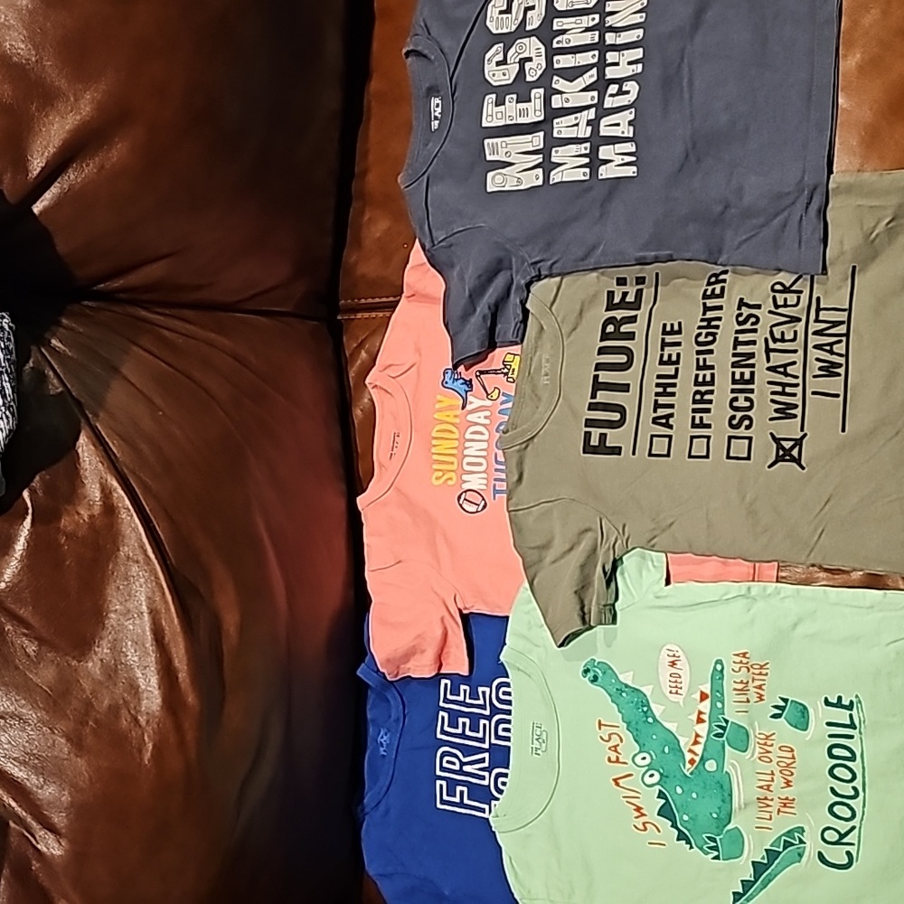 5 pack of graphic tees